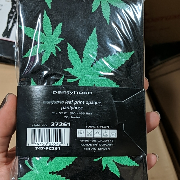 Music Legs graphic pantyhose bundle - Picture 6 of 6